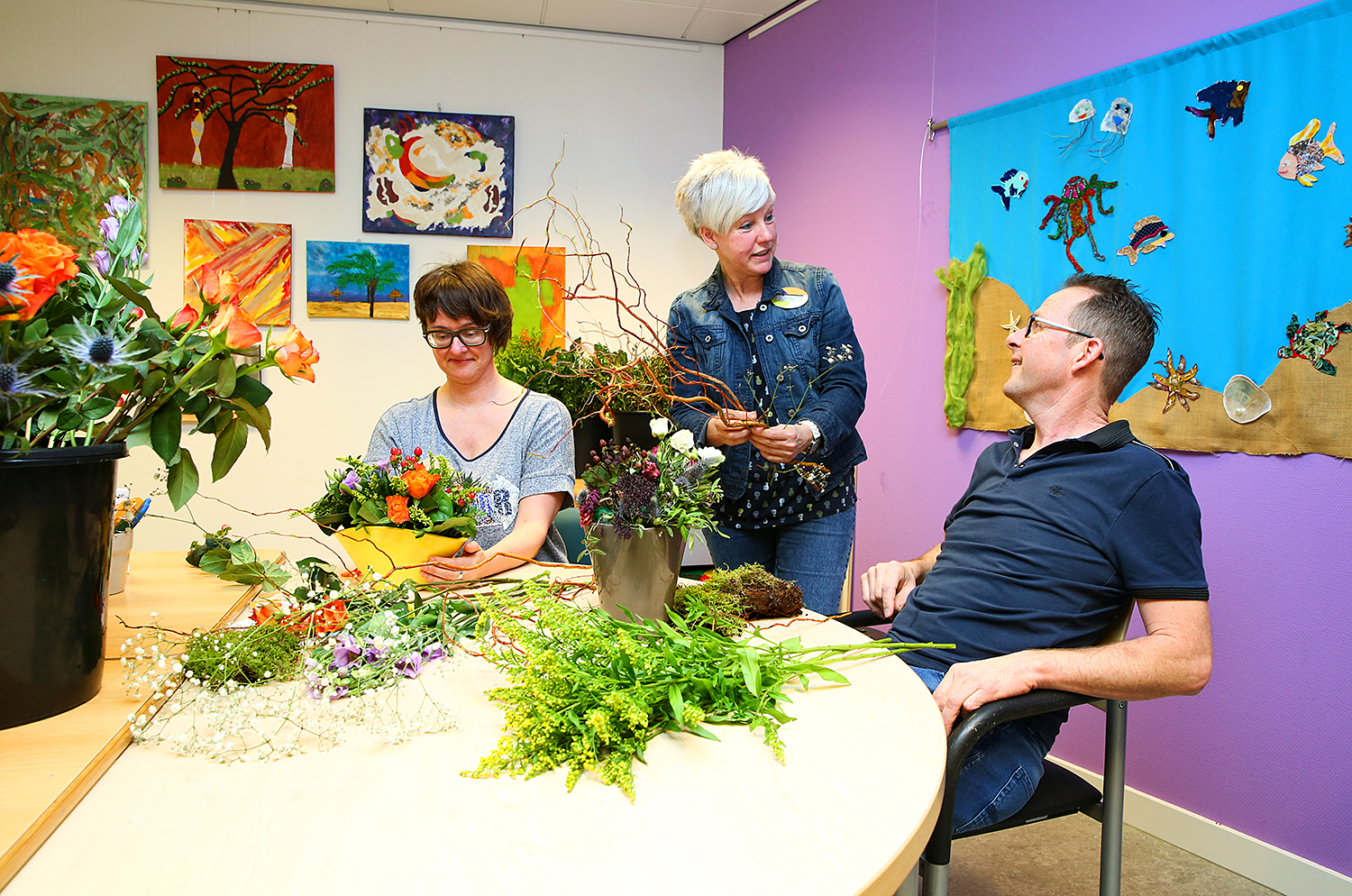 Bloemschikken bij dagbehandeling Huntington Archipel